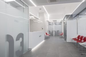 Diseño de interiores interiorismo laboratorio clínica